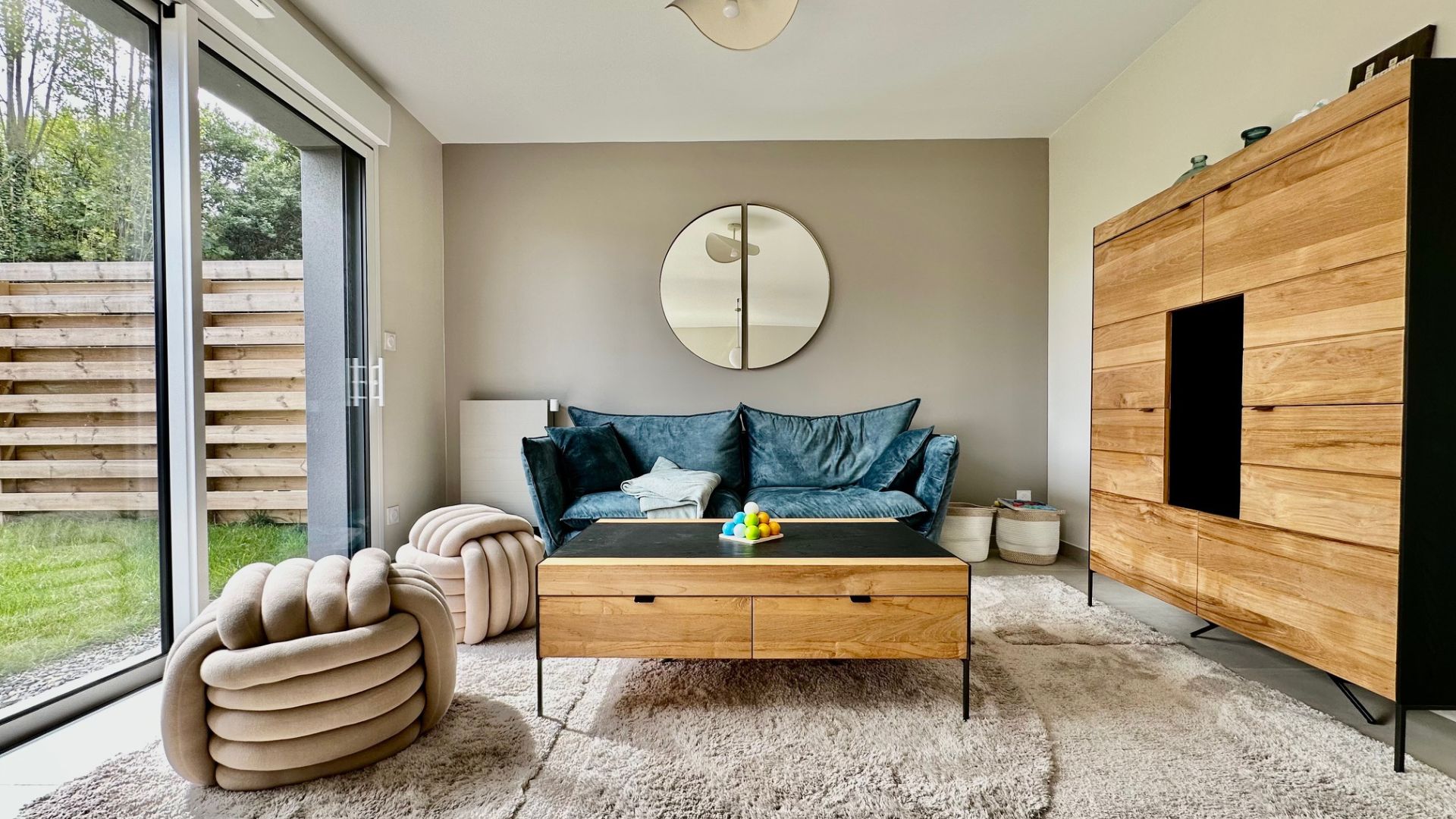 Salon bois moderne décoré par Flavie Vincent à Rennes